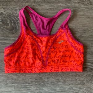 never worn Brooks sports bra. Size 34ABC-36B